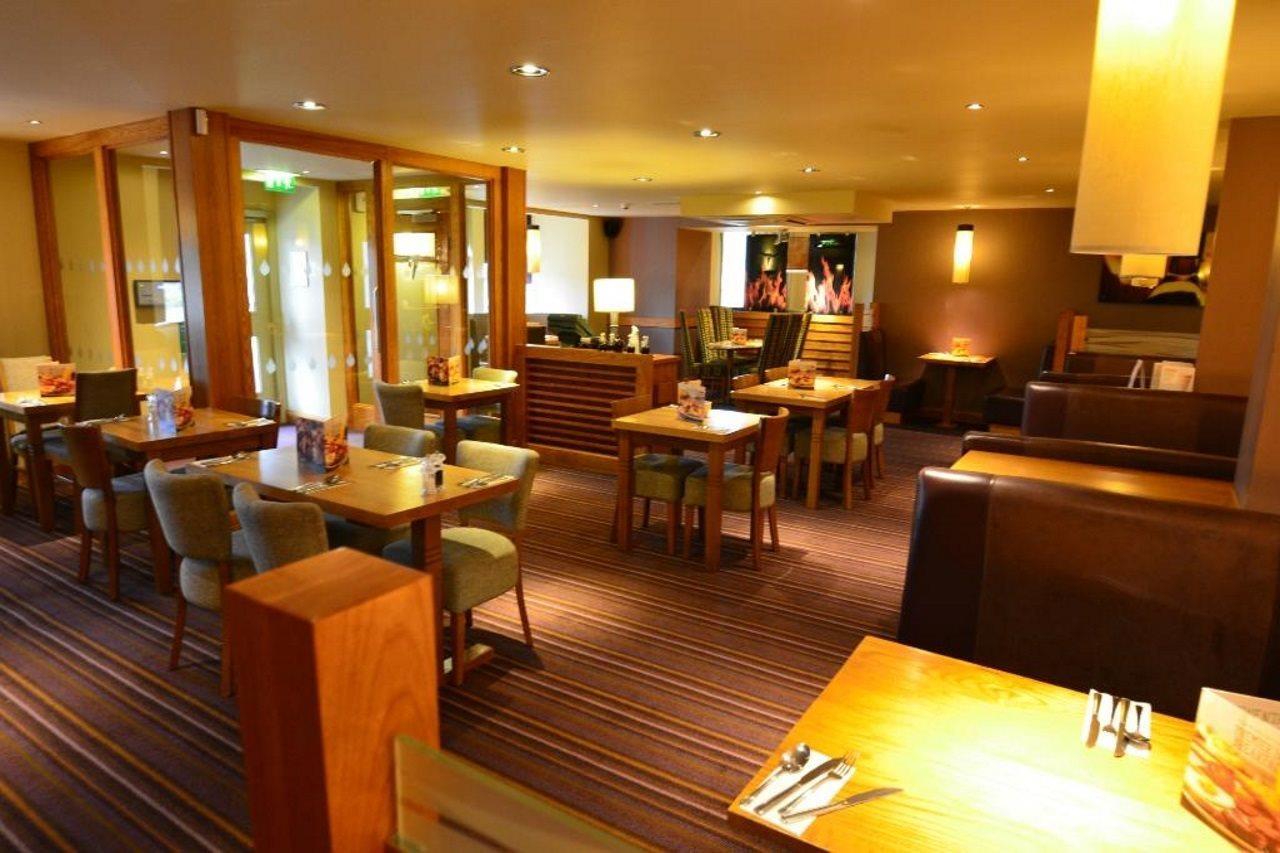 Premier Inn Inverness West Exterior photo