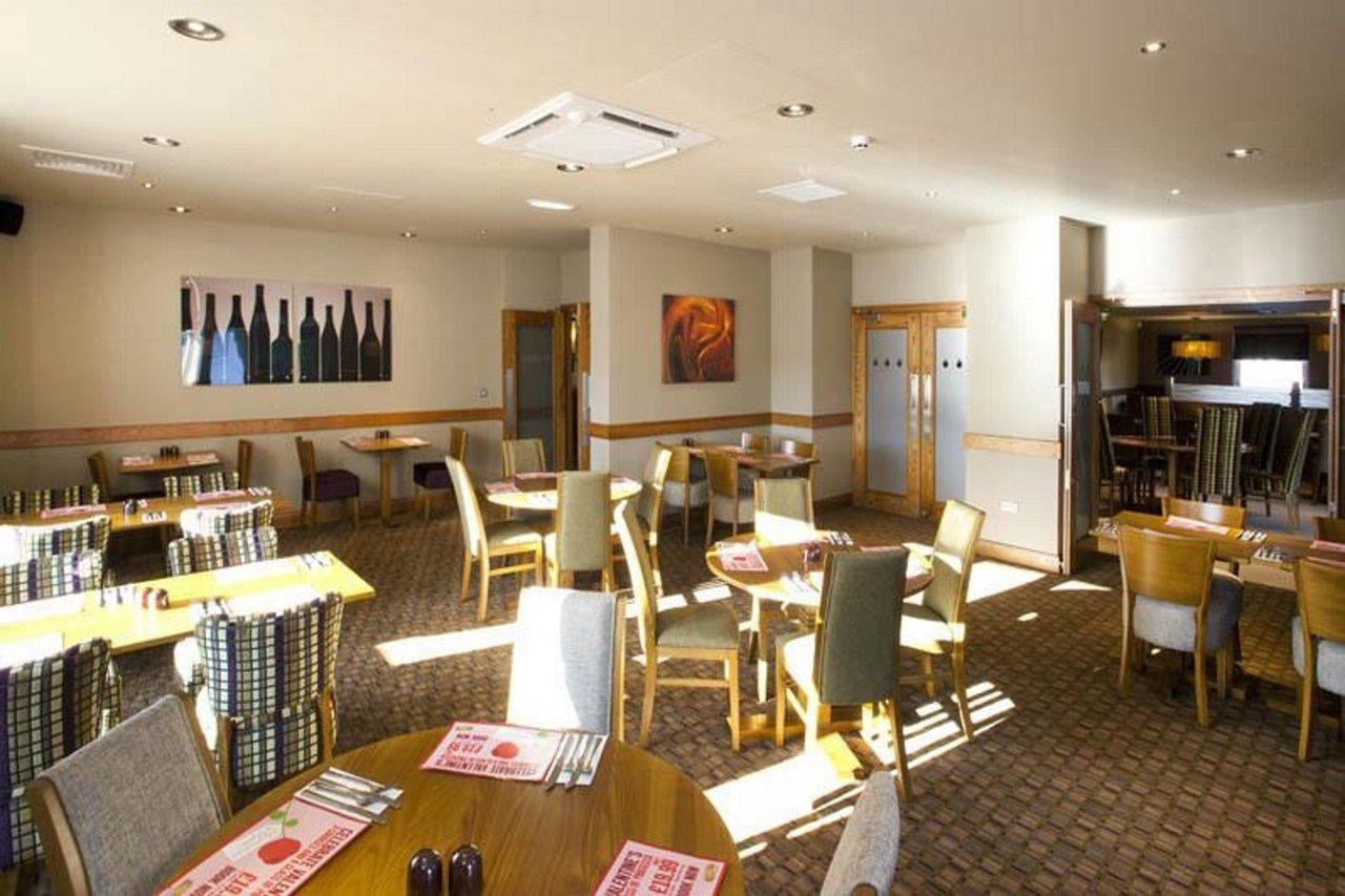 Premier Inn Inverness West Exterior photo